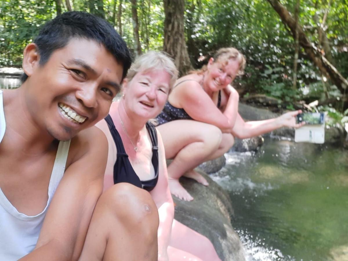 Boneputeh Homestay Taliwang Esterno foto