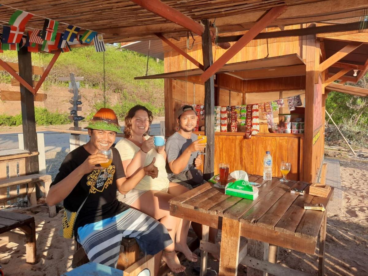 Boneputeh Homestay Taliwang Esterno foto
