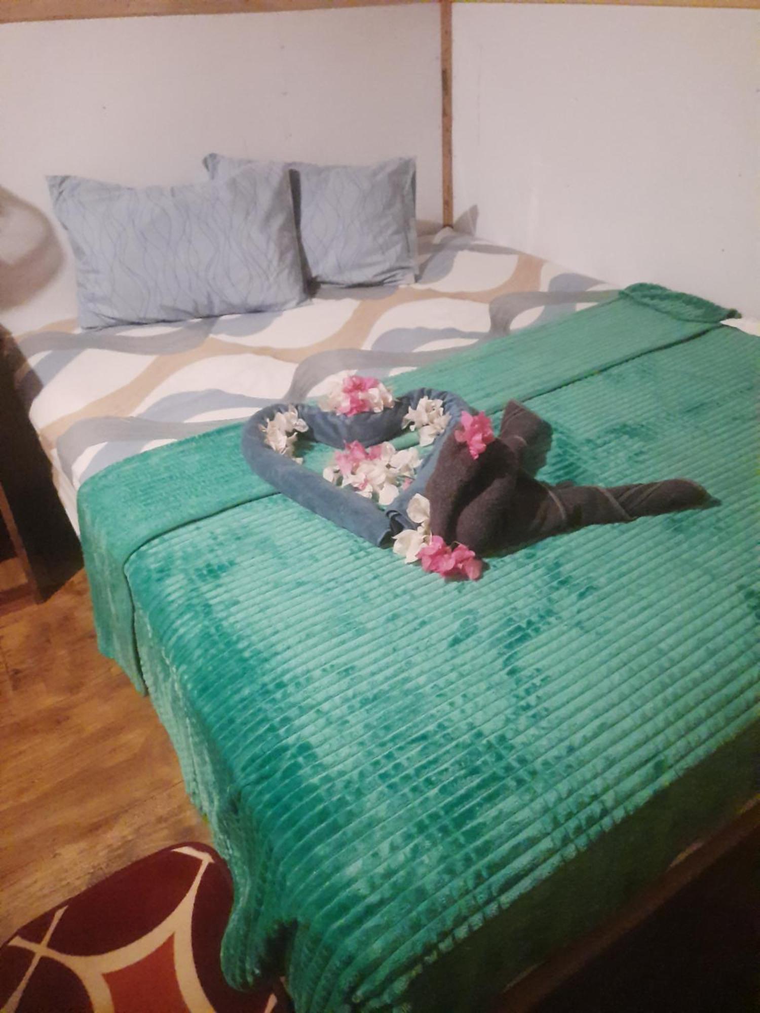 Boneputeh Homestay Taliwang Esterno foto