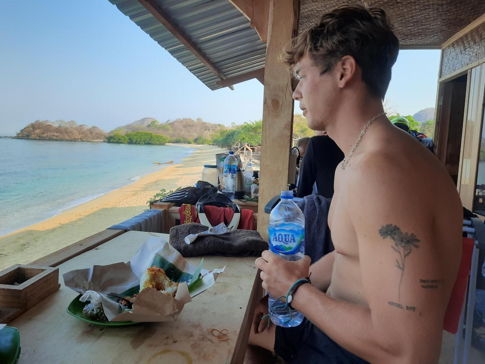 Boneputeh Homestay Taliwang Esterno foto