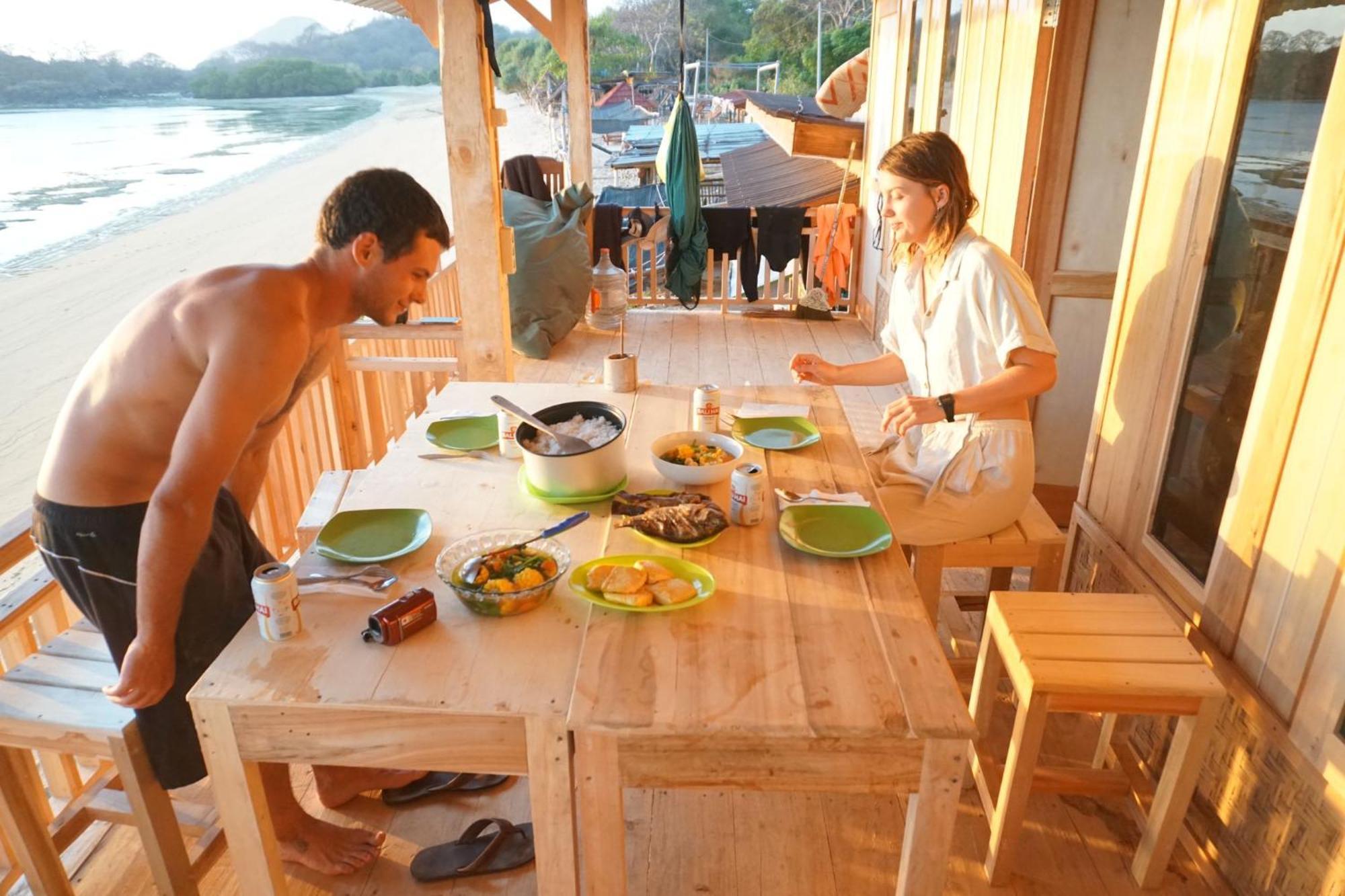 Boneputeh Homestay Taliwang Camera foto