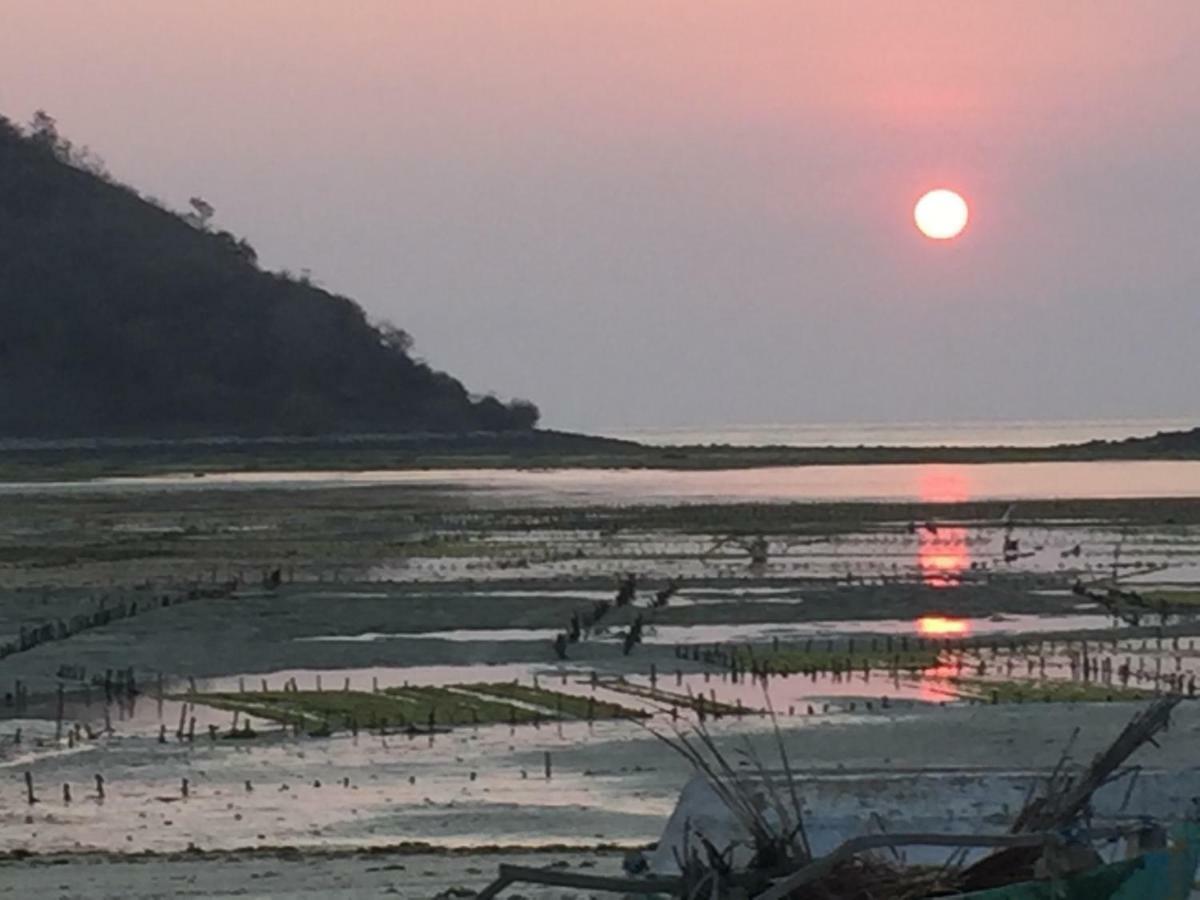 Boneputeh Homestay Taliwang Esterno foto