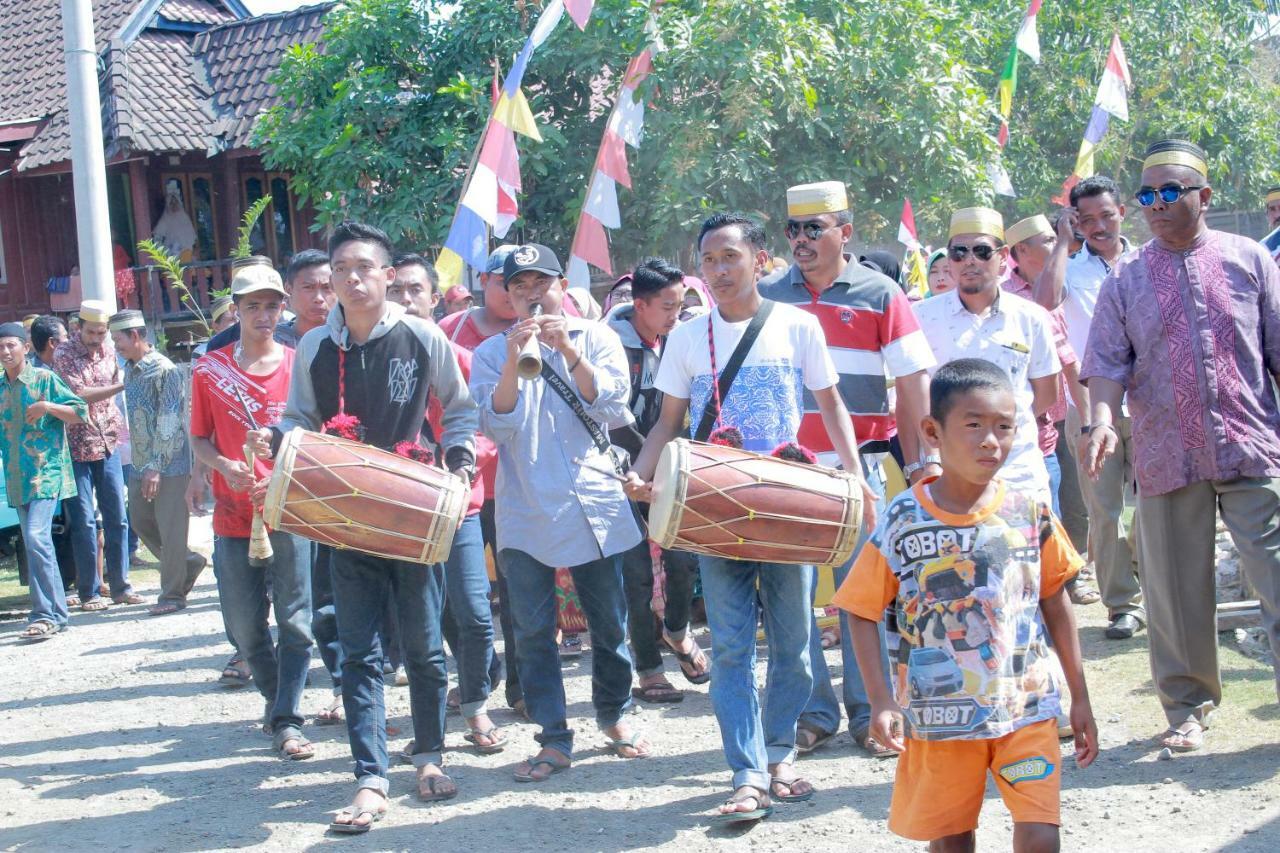 Boneputeh Homestay Taliwang Esterno foto