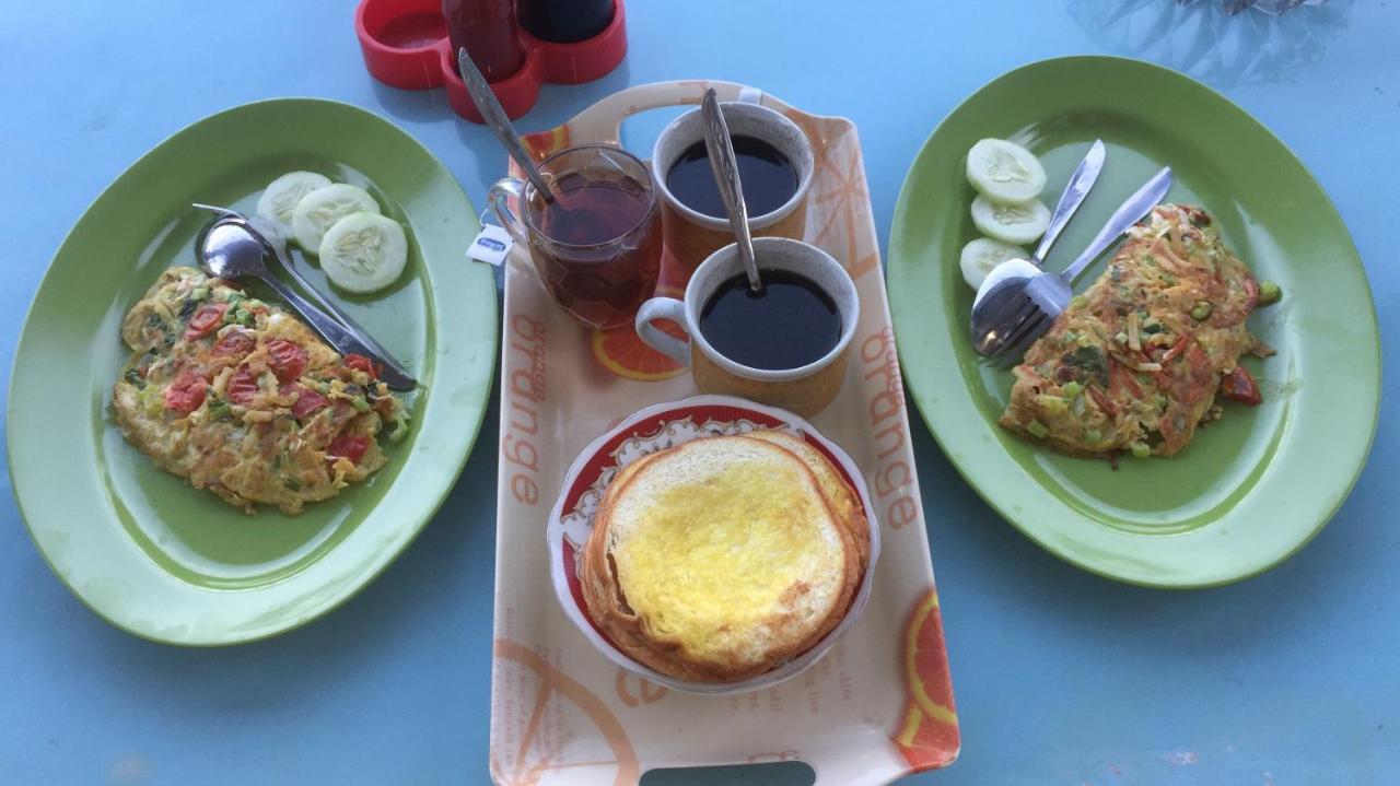 Boneputeh Homestay Taliwang Esterno foto
